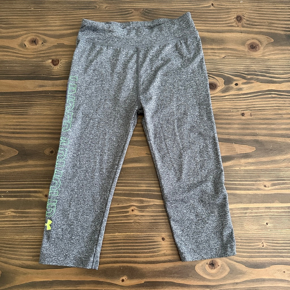 Girls Under Armour Grey Cropped Leggings Size 6 Green & Purple Logo Athletic - Picture 1 of 4